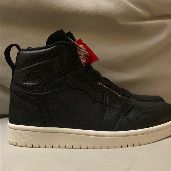 Nike Shoes - NEW Nike Jordan retro